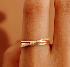 Round Cut Diamond Eternity