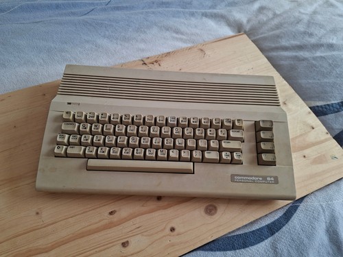 Commodore c64ii ii - c64ii,