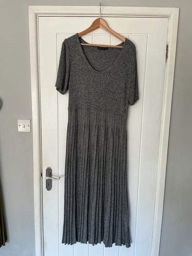 Collection size 20 grey - m&s,