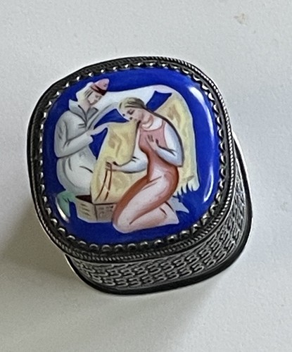 Pastoral lovers ring box - lovers,
