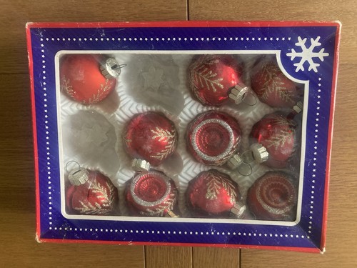 Vintage christmas baubles red - vintage,