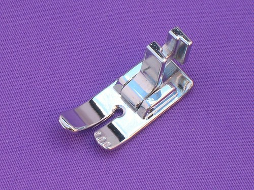 Straight stitch machine foot - straight,