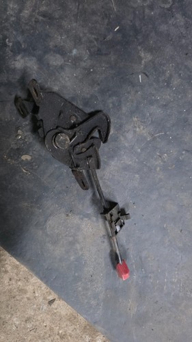 Bonnet catch - t4,