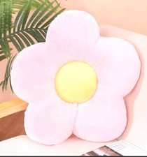 2x Flower Shaped Pink Plush