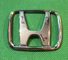 HONDA - VINTAGE CAR BADGE / EMBLEM - 63 X 53  MM