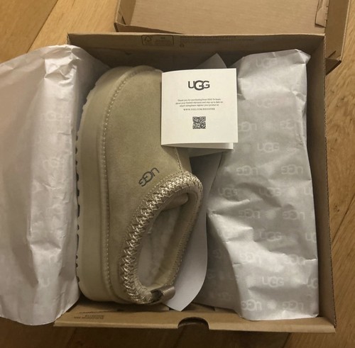 Uggs brand new box size - brand, in