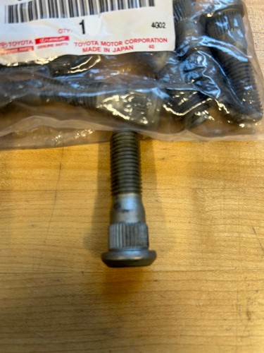 Genuine rear axle hub - hub, bolt