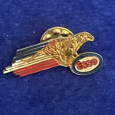 Esso ExonMobil “Tiger In Your Tank” Promo Advertising Pin Badge Automobilia