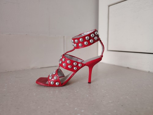 Just the right shoe - just,