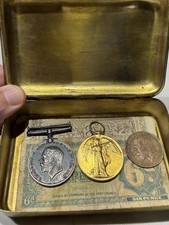 1914 Christmas tin + WW1 Essex