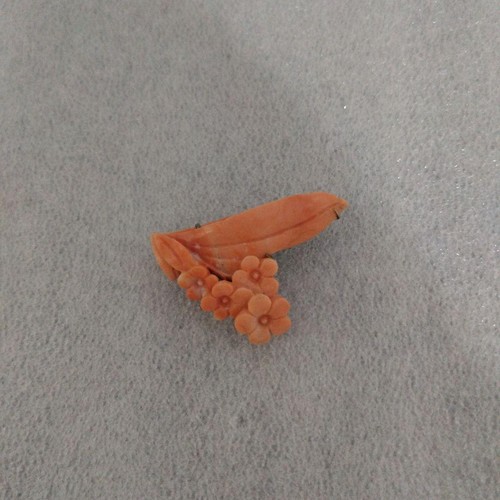 Coral vintage brooch orange - coral,
