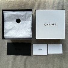 AUTH New Chanel White 8 3/4"