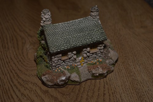 Rare lilliput lane ugly - rare,