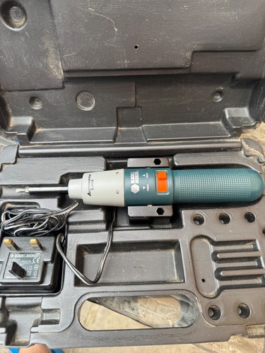 Black and decker kc9072 - black,