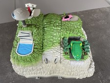 Tracy Island Thunderbirds Playset bandai 2004 TB with lights & many sounds