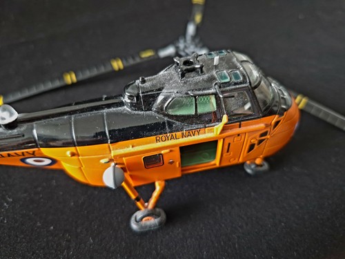 Corgi die cast - die,