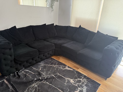 Black tufted corner - black,