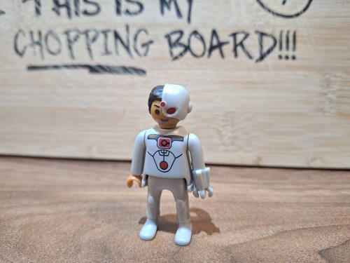 Cyborg kinder egg playmobil - dc,