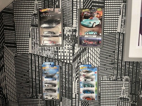 Hot wheels display wall mount - hot,