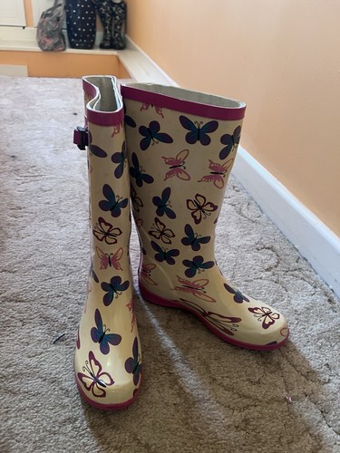 Lovely wellington boots for - lovely,