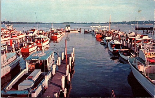 Postcard greenport long - long, island
