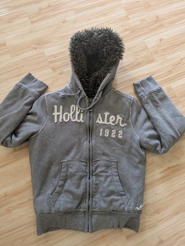 Rare 2000s hollister faux fur - rare,
