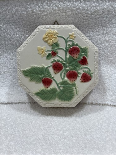 Vtg avon strawberry hanging - vtg,