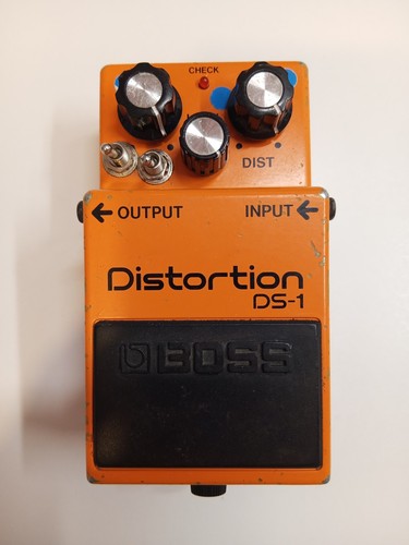 Boss distortion pedal - distortion, +