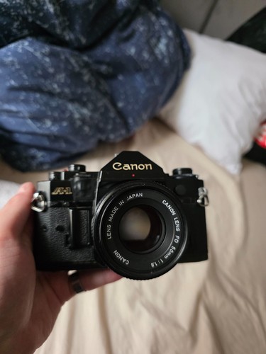 Canon 35mm slr film camera - film,