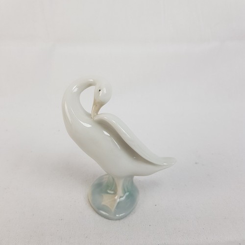 Lladro porcelain swan figurine - porcelain,