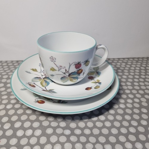 Royal worcester strawberry - worcester, "strawberry