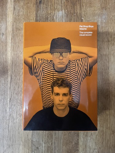 Signed pet shop - pet, boys