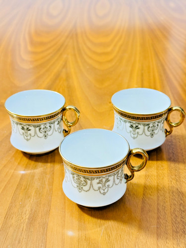 Set cauldon china cups - of,