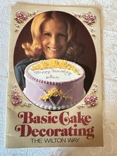 Vintage 1975 Basic Cake