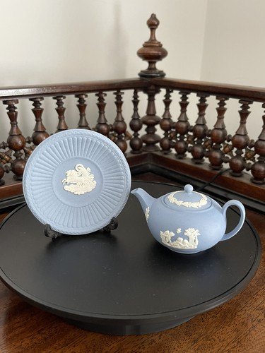 Wedgwood blue jasperware - wedgwood,