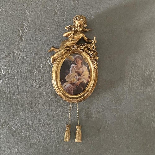 Ornate picture frame oval - picture,