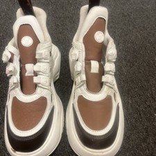 Louis Vuitton LV ARCHLIGHT