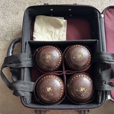 Drakes Pride Professional Bowls X4 Size 2H Brown Colour With A Roller Suitcase 