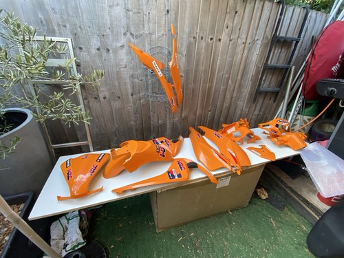 Complete panel orange fairing - complete,