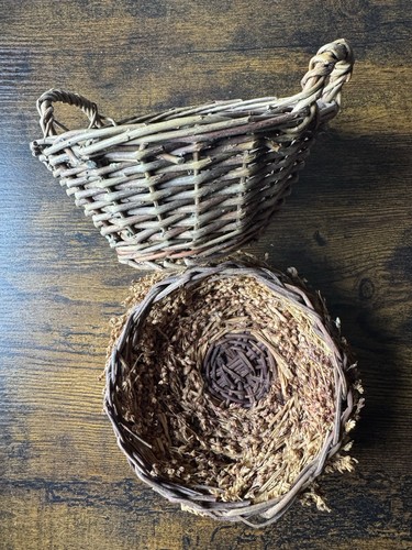 Small wicker baskets - x,