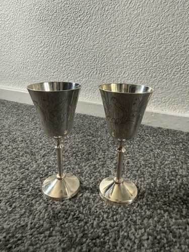 Vintage pair engraved - pair,
