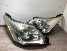 2011 TOYOTA AVENSIS ESTATE PASSENGER & DRIVER SIDE FRONT HEADLIGHTS PAIR