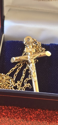 9ct gold crucifix pendant - 9ct,