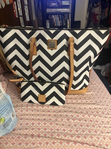 Dooney bourke black white - dooney,