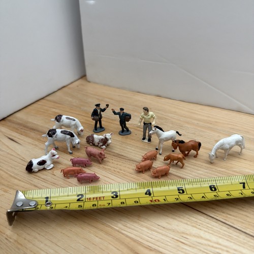Unbranded farm animals - unbranded,