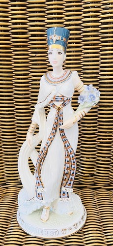 Wedgwood nefertiti legends - nefertiti, of