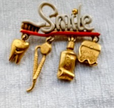 Vintage Signed Danecraft Gold tone Smile Toothbrush Dangler Brooch/Pin  Dental