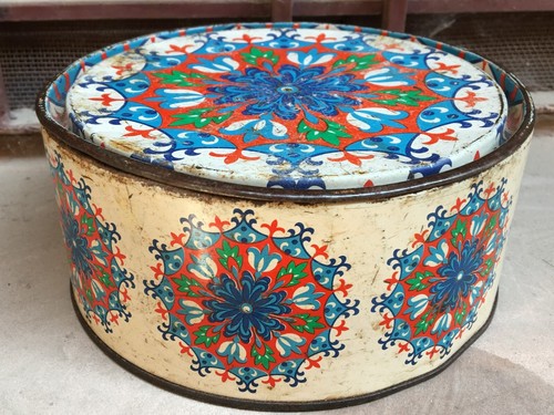 Vintage old decorative round - vintage,