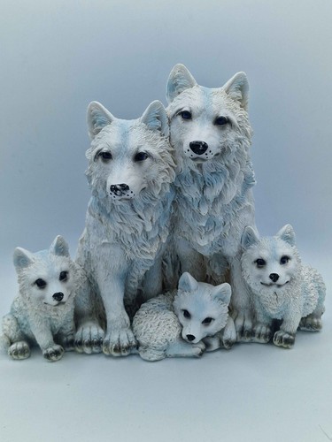 North white wolf family - north,
