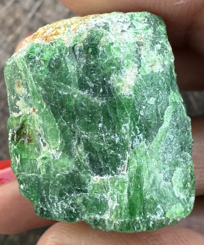114 natural tsavorite - ct,